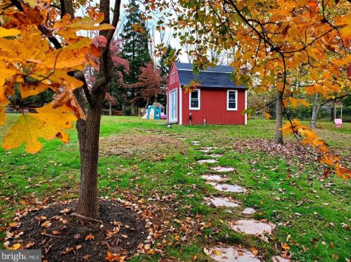 3894 Yerkes Rd, Collegeville PA  19426-3209 exterior