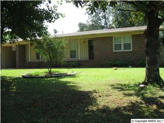 1229 Thomas Dr, Decatur, AL 35601-2758