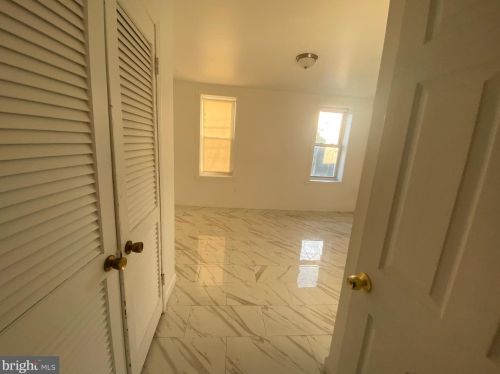 516 3 St, Camden NJ  08102-2002 exterior