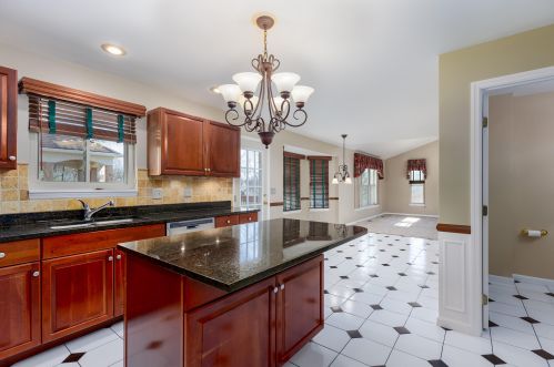 8526 Woodcreek Dr, Florence KY  41042-8237 exterior