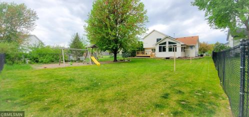 8705 Prestwick Pkwy, Minneapolis, MN 55443-3909