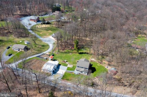 362 Belmont Rd, Lapark, PA 17562-9786