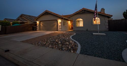 1645 Snowy River St, Valley Home, CA 95361-8739