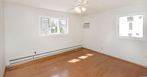 4028 Jean Ave, Bethpage NY  11714-4521 exterior