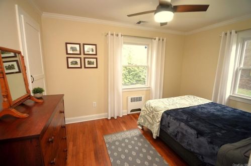 23 Brookside Pl, Pleasantville NY  10570-1204 exterior
