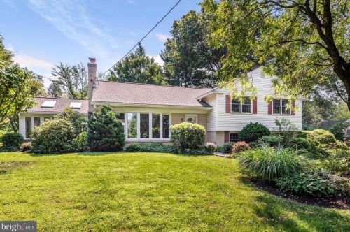 17 Meadows Ln, Haverford, PA 19041-1123