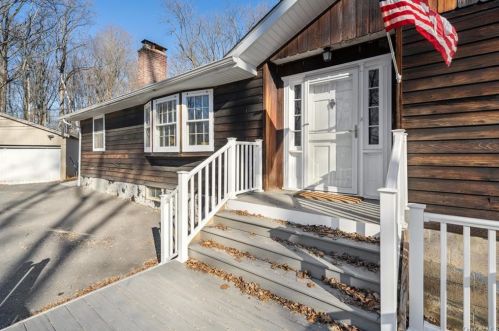 40 Chardavoyne Rd, Warwick, NY 10990-2207