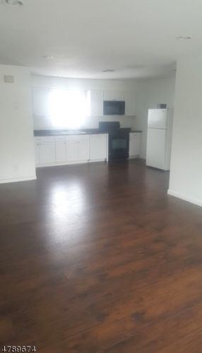 981 Tabor Rd, Greystone Park NJ  07950-2700 exterior