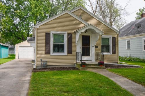 1145 13th Ave, Green Bay, WI 54304-2537