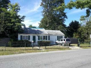 134 Irmisch Ave, North Lindenhurst, NY 11757-3810