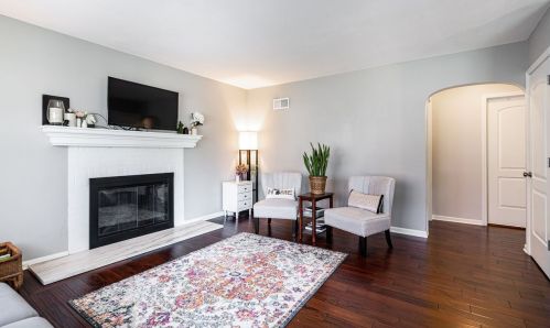 2222 107, Milwaukee WI 53226-2321 exterior