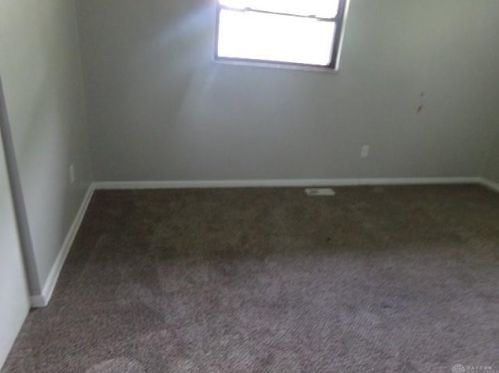 1034 Heathwood Dr, Englewood OH  45322-2429 exterior