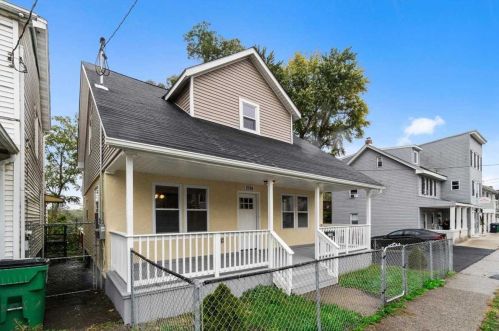 2750 Main St, New Hamburg NY  12590-1536 exterior