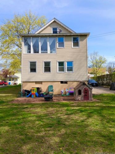 110 6th St, Bristol, CT 06010-5361