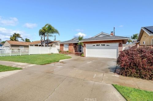 3106 Ostrom Ave, Long Beach, CA 90808-4229