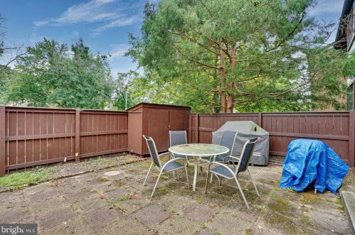 645 Ithaca Pl, East Windsor NJ 08520-5614 exterior