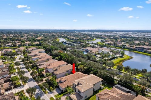 8538 Lewis River Rd, Delray Beach, FL 33446-9598