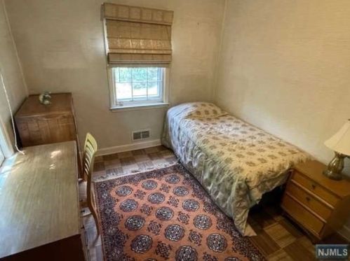 281 Lindbergh Blvd, Teaneck NJ  07666-6542 exterior