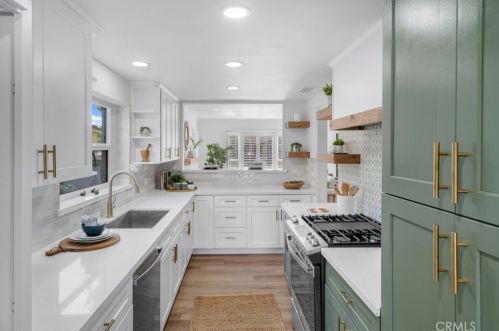 3936 Gaviota Ave, Long Beach CA  90807-3740 exterior