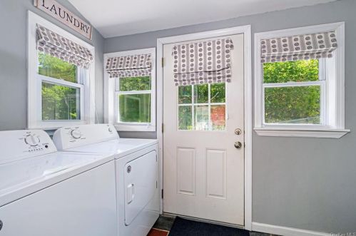 533 Oscawana Lk Rd, Tompkins Corners NY  10579-2205 exterior