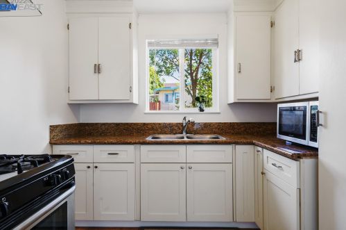 3401 Dakota St, Oakland CA 94602-3801 exterior