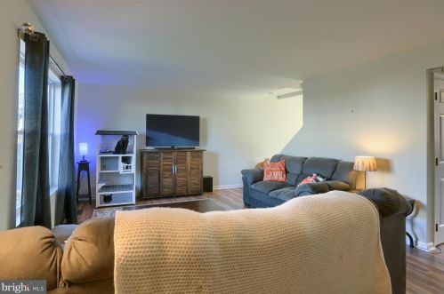 23 Red Barberry Dr, Etters PA  17319-9354 exterior