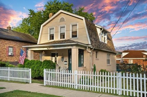 951 Beaver Rd, Ambridge, PA 15003-2034