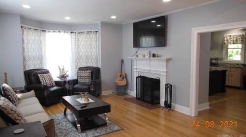 37 Town St, Norwich CT  06360-2323 exterior