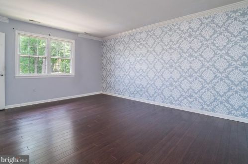 2836 Flagmaker Dr, Falls Church VA  22042-2203 exterior