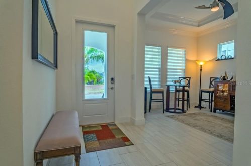 1010 Seagrape Dr, Ruskin, FL 33570-3048