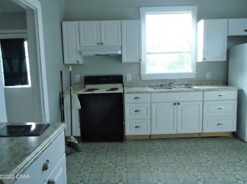 2919 Caledonia St, Marianna FL  32446-3366 exterior