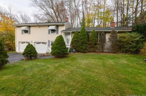 3 Birchwood Rd, Northford, CT 06472-1602