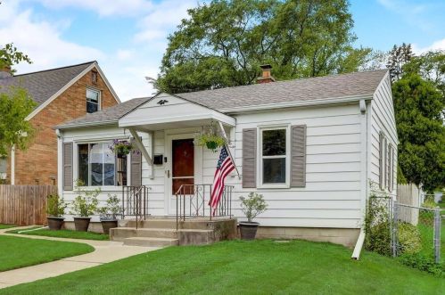 3947 Pine Ave, Milwaukee, WI 53207-4534