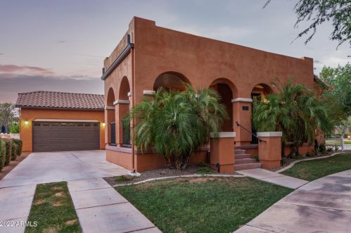 2886 Camellia Dr, Gilbert, AZ 85296-7801