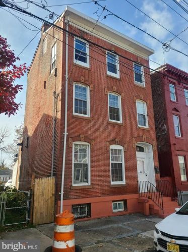 101 Spring St, Trenton, NJ 08618-4838