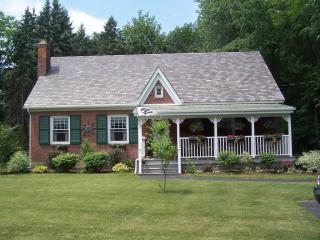 260 Consaul Rd, Albany, NY 12205-3626