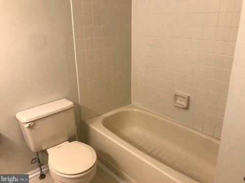 3094 Harbour Dr, Palmyra NJ 08065-2217 exterior