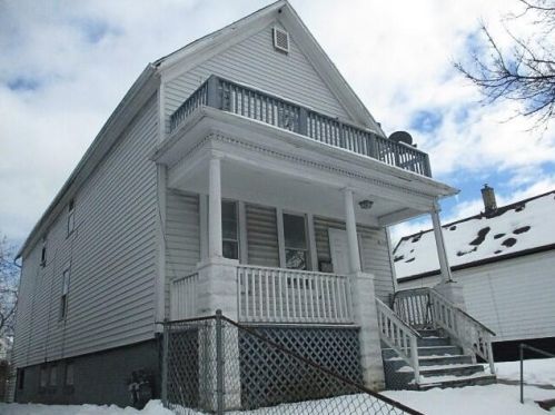 2830 Palmer St, Milwaukee, WI 53212-2436