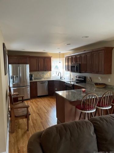 7 Grove St, Deep River CT  06417-1710 exterior