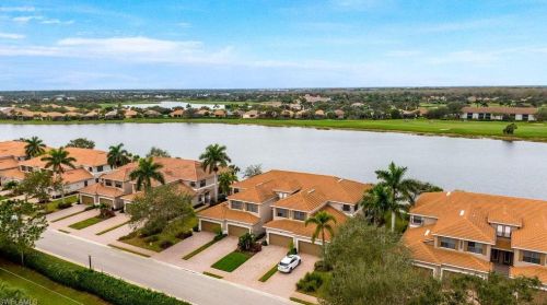 10474 Smokehouse Bay Dr, Naples, FL 44101-4722