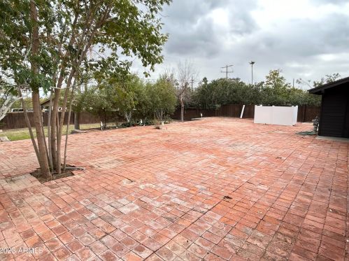343 Cinnabar Ave, Phoenix AZ  85021-2444 exterior
