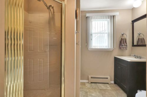 4 Rustic Gate, Panamoka NY  11961-2125 exterior