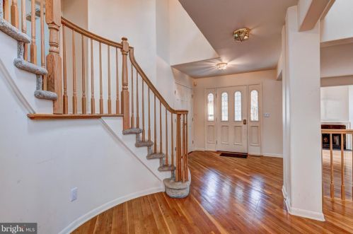 309 Sayre Dr, Princeton, NJ 08540-5872