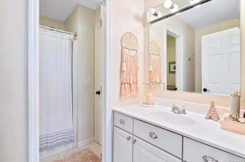 9 Murray Ln, Crotonville NY  10562-3300 exterior