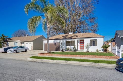 2647 218th Pl, Long Beach, CA 90810-1706