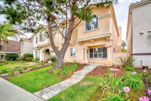 2546 235th St, Torrance, CA 90505-4203