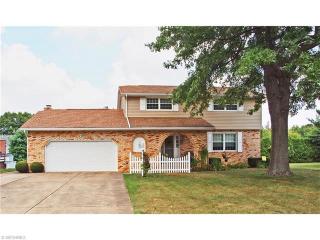 3432 Cornwall Dr, Canton, OH 44708-1154
