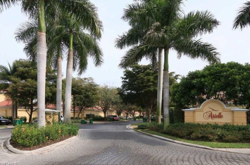 2210 Arielle Dr, Naples FL  34109-0340 exterior