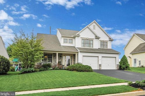 142 Jacobs Creek Dr, Swatara, PA 17033-8925