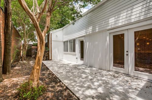 2728 Pinery Ln, Richardson TX  75080-1870 exterior